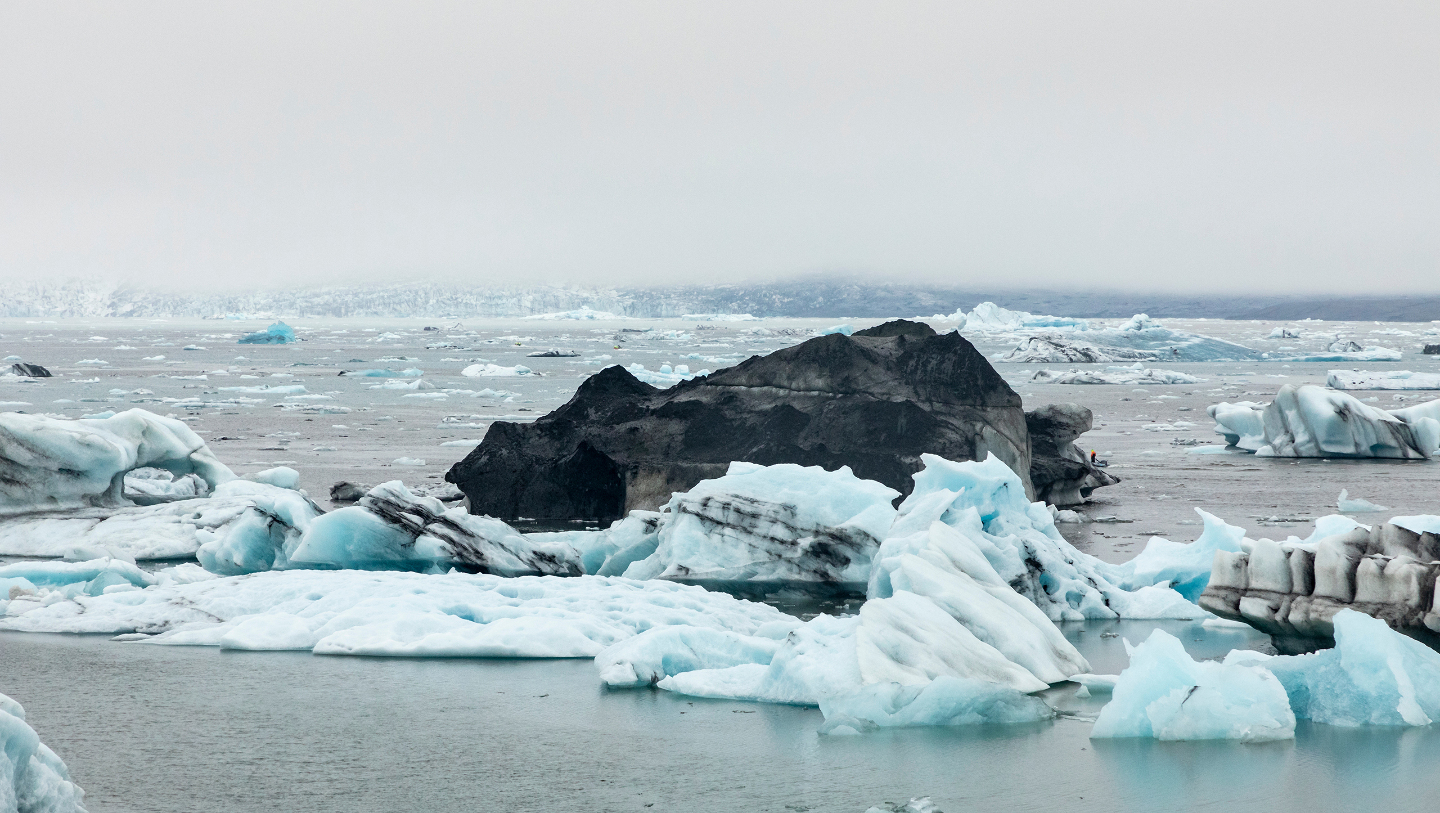 Черный айсберг