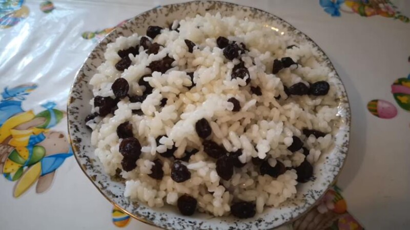 Простой рецепт традиционной рождественской кутьи из риса с изюмом