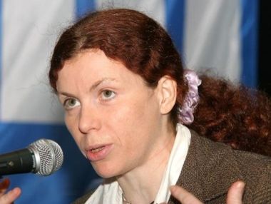 Латынина: Кстати, попал хорошо: облил с ног до головы. Волосы облил! Вы не представляете, я их тут полчаса мыла