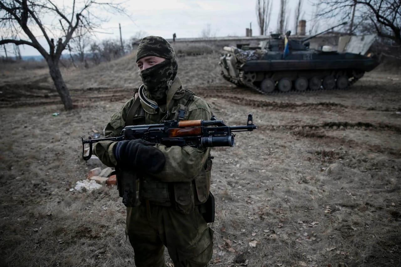 На Донбассе под обстрел попали жилые дома, поврежден газопровод