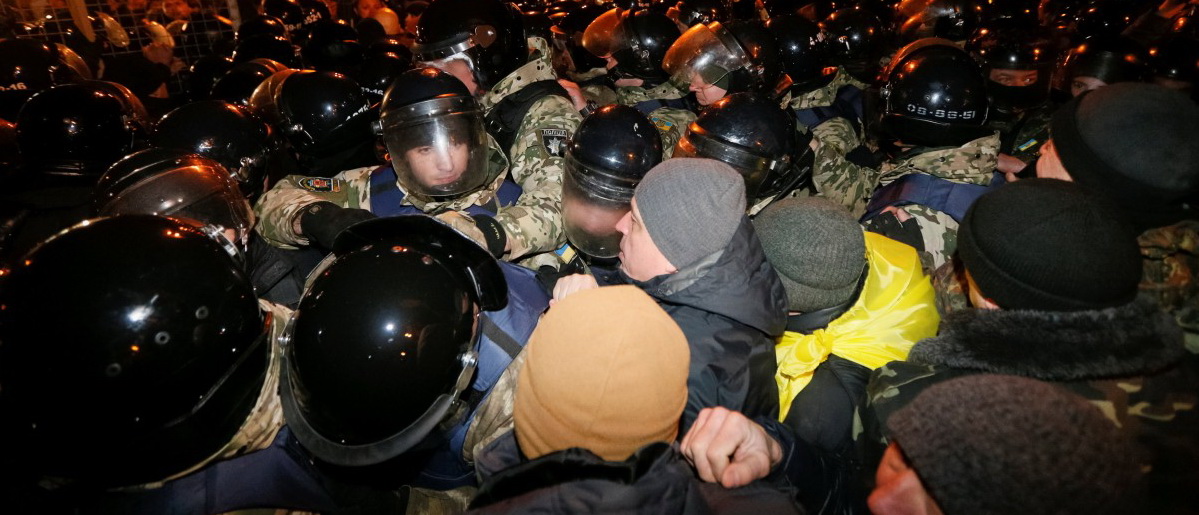 Имитационные псевдопротесты на Майдане организовал Порошенко