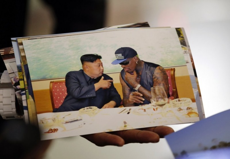 Большая часть информации о семейной жизни Ким Чен Ына и Ли Соль Чжу исходит от бывшей звезды НБА Денниса Родмана, который регулярно у них гостит в мире, жена, интересное, ким чен ын, кндр, северная корея, факты