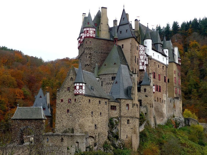 Замок Эльц: величественное сооружение, которое целых 800 лет принадлежит одной семье