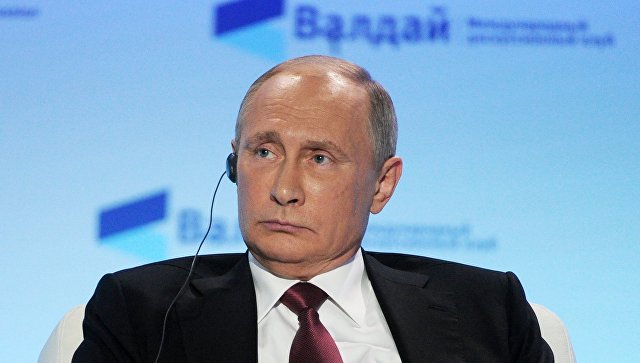 Президент РФ Владимир Путин во время заседания Международного дискуссионного клуба Валдай в Сочи. 27 октября 2016