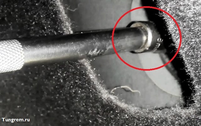 Нижний болт заднего фонаря лада калина