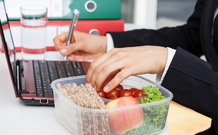 Чем почистить всю технику в доме, когда под рукой нет специального средства, не потратив почти ни копейки Чем почистить всю технику в доме, когда под рукой нет специального средства, не потратив почти ни копейки домашний очаг,,полезные советы,рукоделие,своими руками,уборка