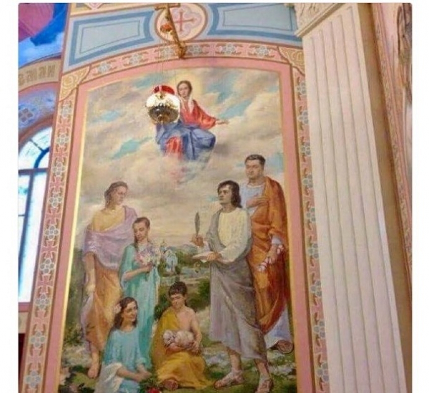 «Подобный» Богу: жители Украины возмущены фреской с лицом Порошенко