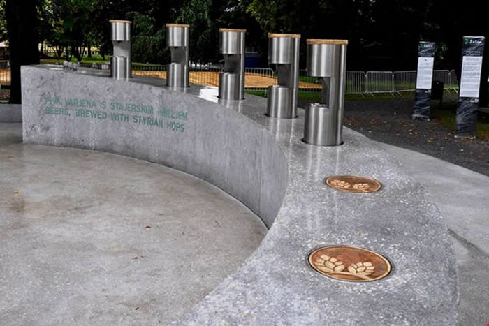 9 самых неожиданных фонтанов, из которых льётся совсем не вода 9 самых неожиданных фонтанов, из которых льётся совсем не вода мир,страны,туризм