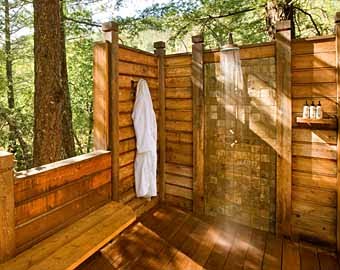деревянный летний душ для дачи