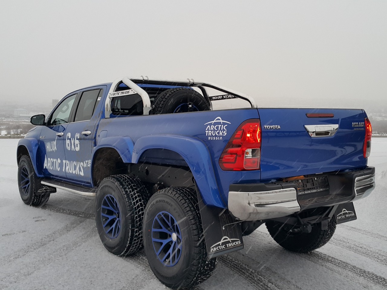 Toyota Hilux at38 6x6