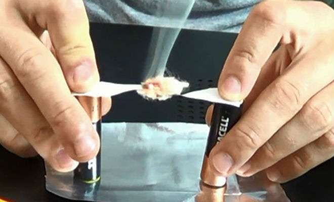 Как добыть огонь из батарейки идеи