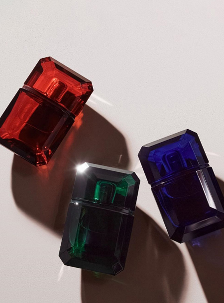 Сестры Кардашьян снялись в соблазнительных нарядах в рекламе нового парфюма Красота,Бьюти-новинки