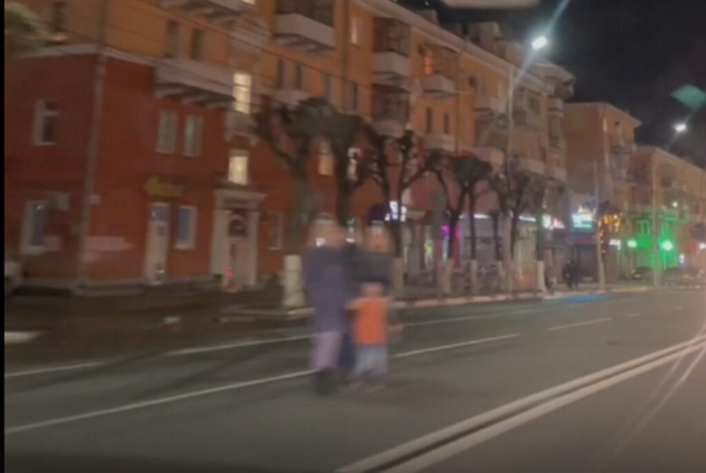 Появилось видео за секунду до наезда на мужчину во время салюта в Рязани