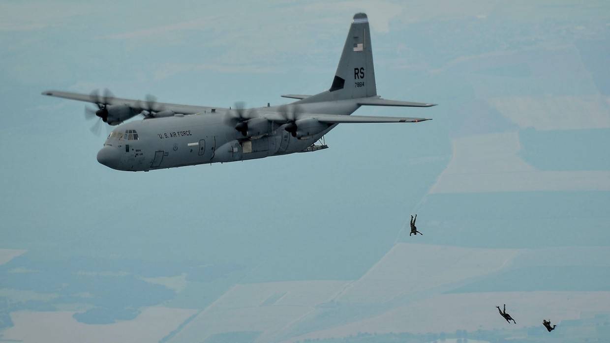 НАТО начала отслеживать движение боевых кораблей РФ после учений в Черном море