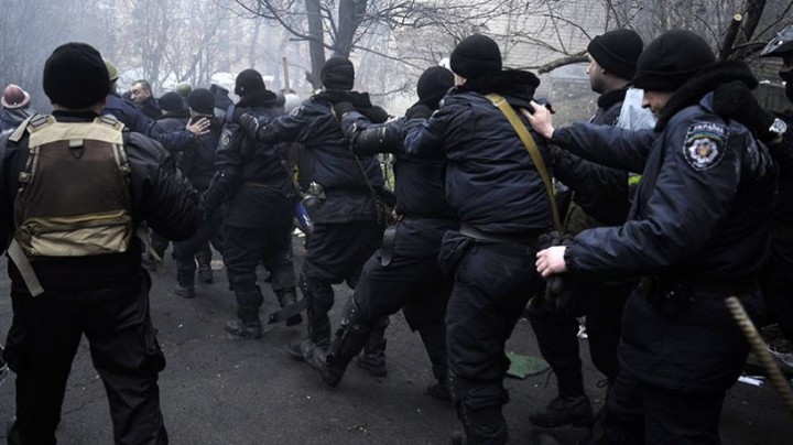 Три года «достоинства»: на Украине вспоминают жертв расстрелов на Майдане