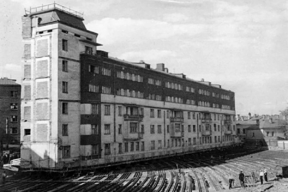 Как в СССР передвигали дома вместе с жильцами архитектура,о недвижимости