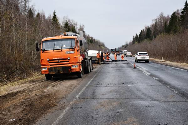 Дорожники уложили новый асфальт на участках трассы Чекшино - Тотьма