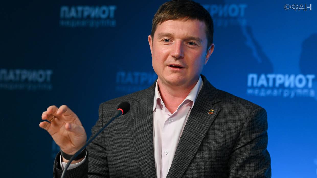 Депутат ЗакСа Цивилев назвал условие для установления контроля за расходом алиментов Общество