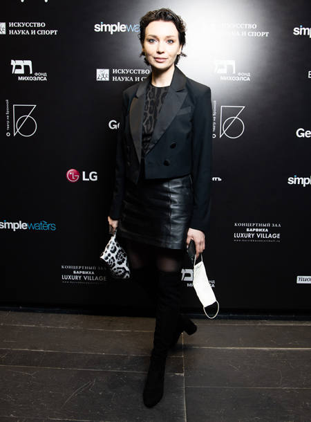 Анна Седокова и Янис Тимма, Екатерина Варнава и другие на премьере спектакля Константина Богомолова "Бесы Достоевского" Анна Седокова и Янис Тимма, Екатерина Варнава и другие на премьере спектакля Константина Богомолова "Бесы Достоевского" Звезды,Новости о звездах