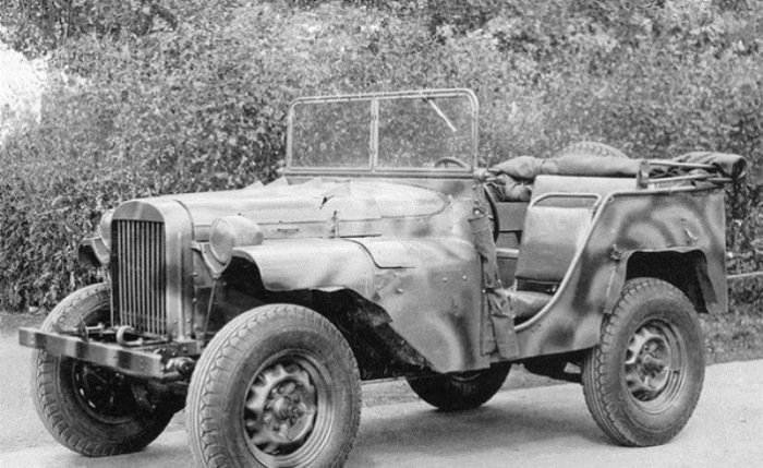 Советский ГАЗ-64 похож на американского собрата. Советский ГАЗ-64 похож на американского собрата.