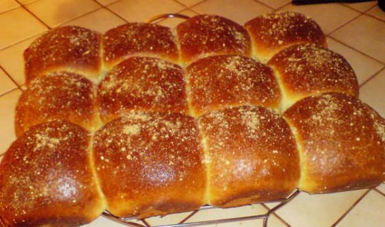 Быстрый перекус – школьная булочка с компотом