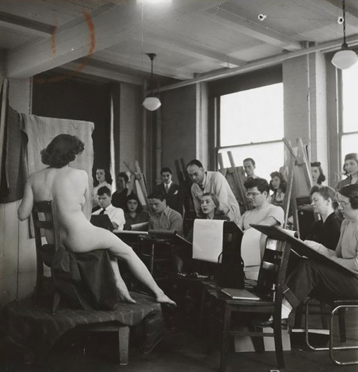Студенты Колумбийского университета на занятиях по живописи рисуют обнаженную модель, 1948 life, Стэнли Кубрик, звезды, знаменитости, режиссеры, фотограф, фотографии, юность гения