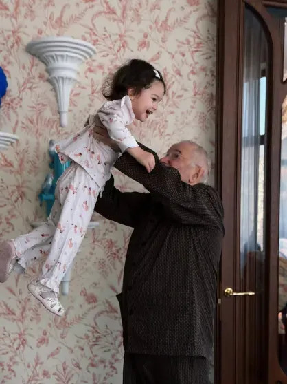 Жена 80-летнего Евгения Петросяна Татьяна Брухунова показала его фото с маленькой дочерью Петросян, Татьяна, Петросяна, Брухунова, очень, юморист, молодости, ошибки, работе, Степаненко, женат, интервью, Матильда, более, БрухуноваТатьяна, Евгения, недвижимостиНынешнюю, Брухуновой, 57летняя, нарядах Но