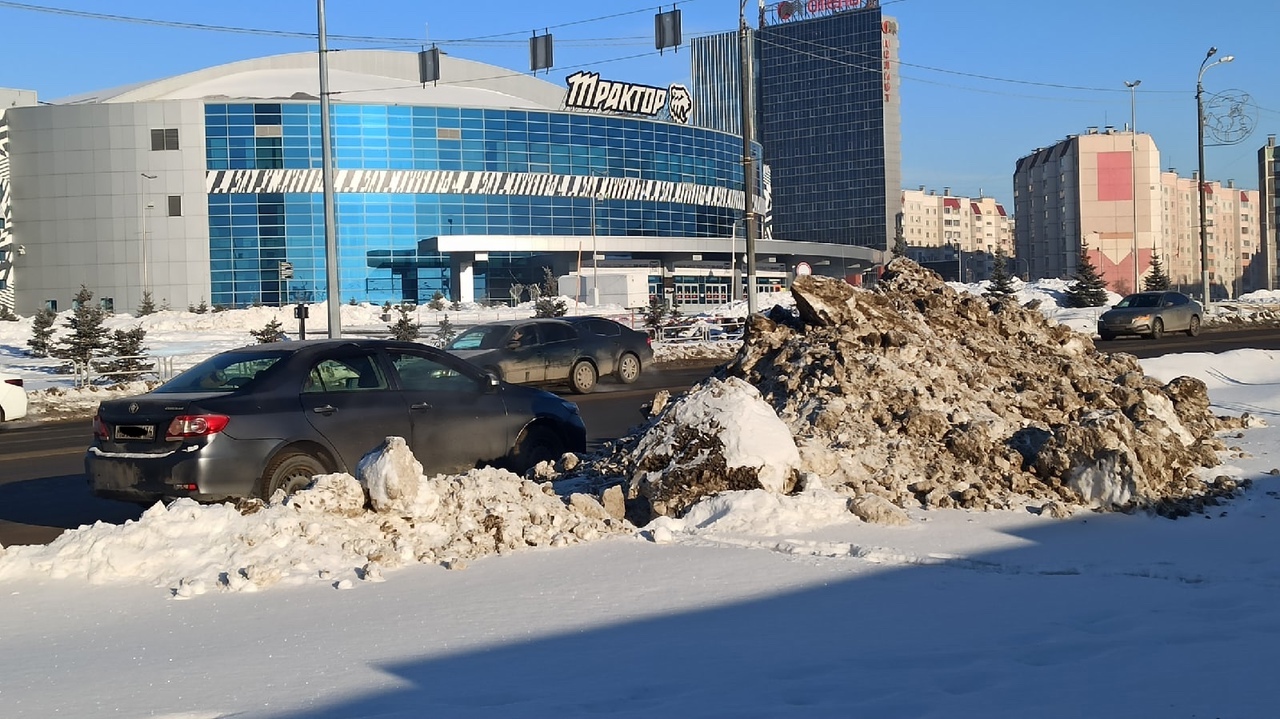 Свежее челябинск. Грязный снег в Челябинске. Грязь и снег в Челябинске. Фото грязного снега в городе.