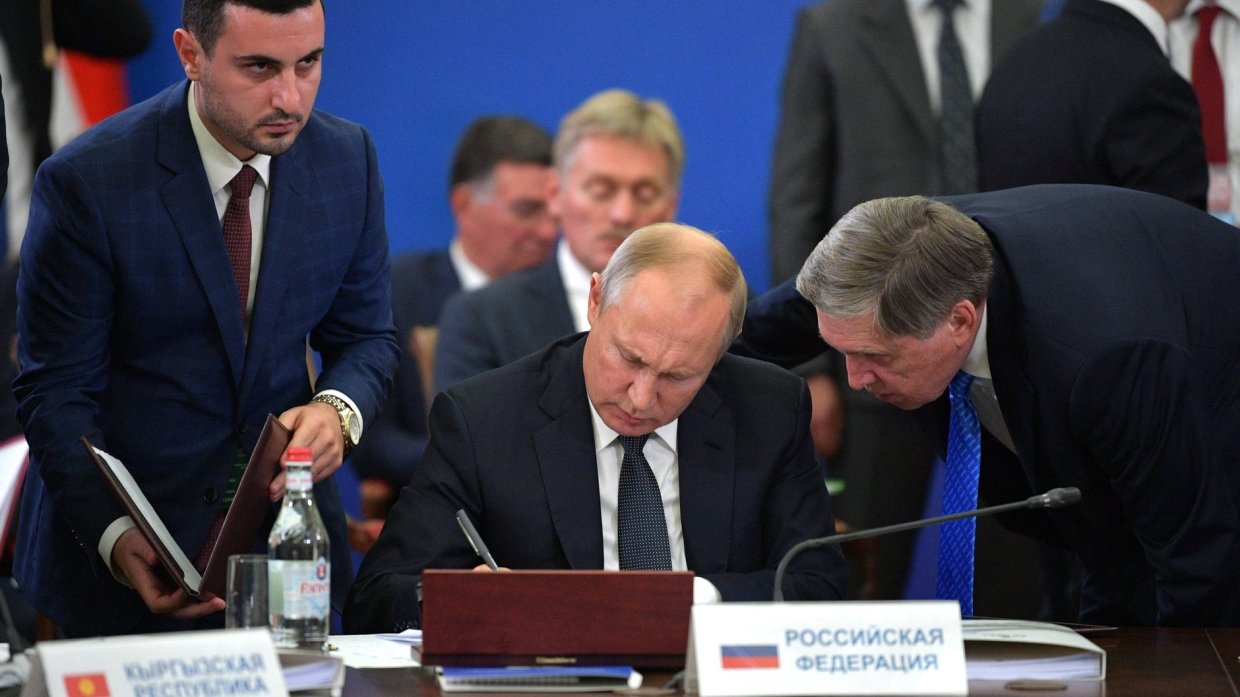 Песков объяснил, почему Путин ответил грузинской журналистке на саммите ЕАЭС