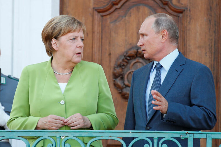 «Не надо отмахиваться от его слов»: Меркель заявила, что Путин не блефует