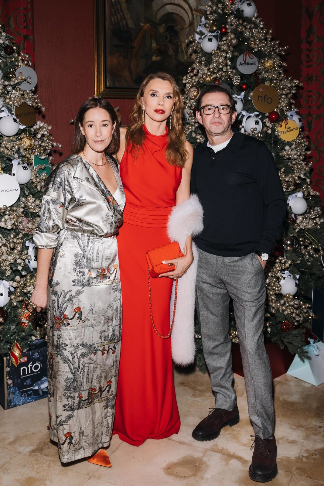 Ценный подарок: Юлия Снигирь, Виктория Толстоганова и Стася Милославская