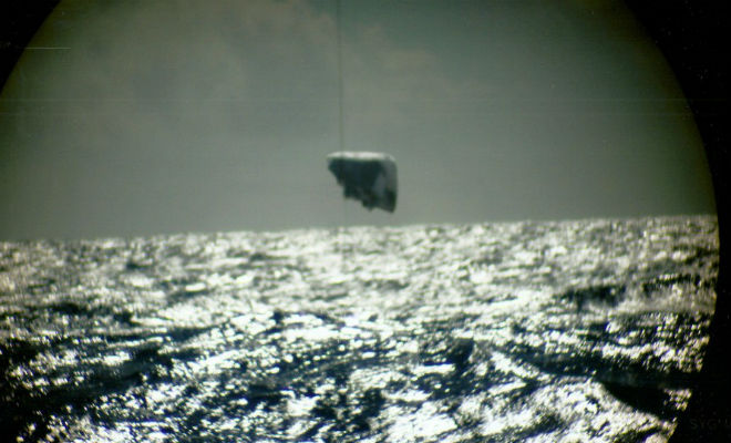 Подводники сняли фото неопознанных летающих объектов ВМС США,нло,океан,подводная лодка,Пространство,субмарина,фото,цру