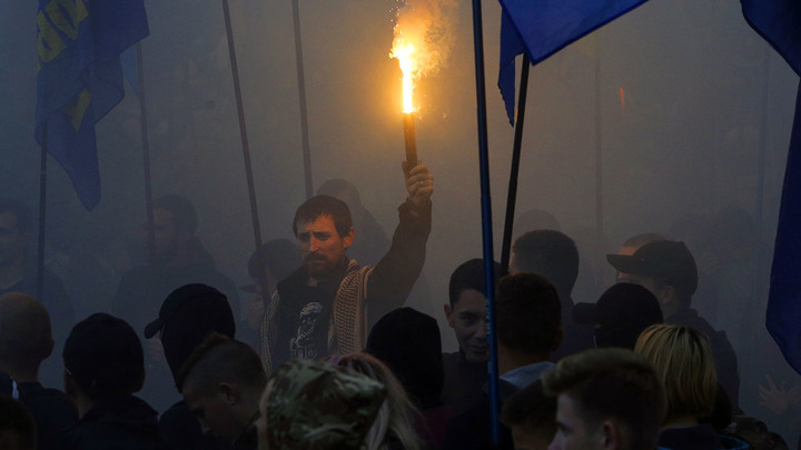 Фашизм для борьбы с Россией: Неонацисты на службе у Запада