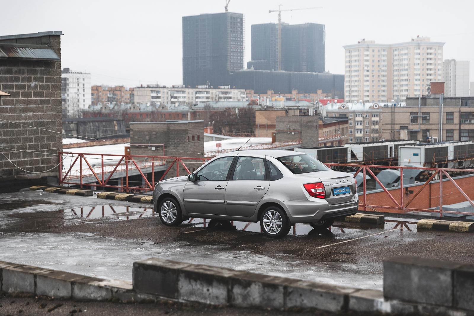 Дешевле — только пешком: «Лада Гранта» против почти «японца» Datsun