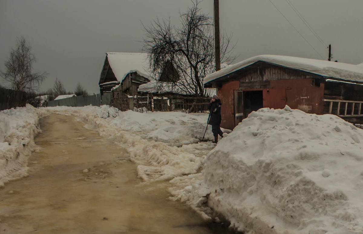 В поселке дачное нашли. Деревня Красноуральск. Карьер дачный Красноуральск. Дачный Красноуральск. Поселок дачный городского округа Красноуральск.