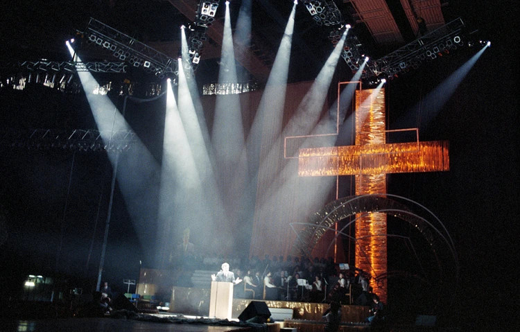 "В России не меньше полумиллиона сектантов": Кто в зоне риска и что делать родным попавших в секты