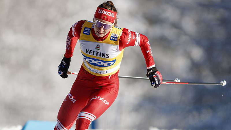 Наталья Непряева победила в скиатлоне на чемпионате России Спорт