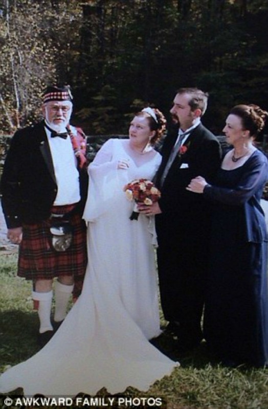 Свадебные фотографии, от которых становится действительно горько Свадебные фотографии, от которых становится действительно горько