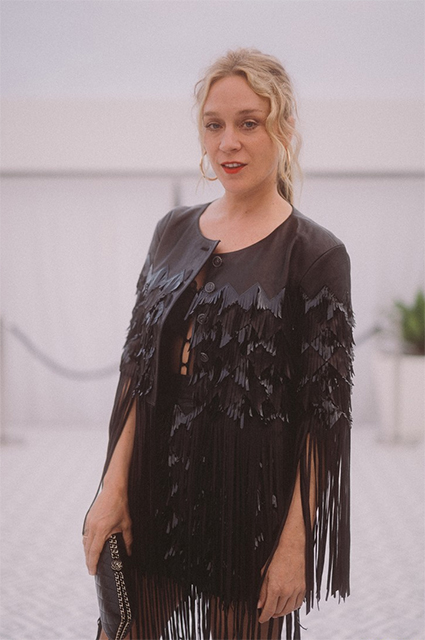 Марго Робби, Камила Морроне, Марион Котийяр на вечеринке Chanel в Каннах Марго Робби, Камила Морроне, Марион Котийяр на вечеринке Chanel в Каннах Красная дорожка