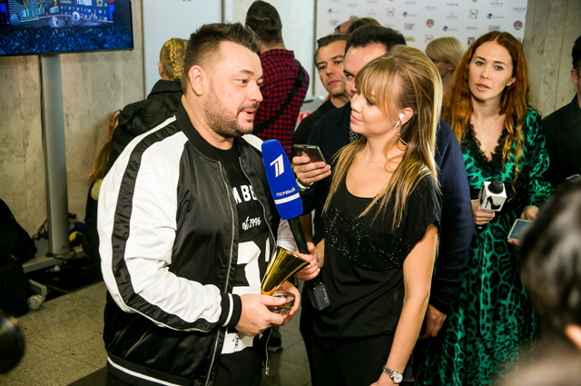 gosti-vecherinki-goda-zolotoj-grammofon-2017-brezhneva-baskov-ani-lorak_012