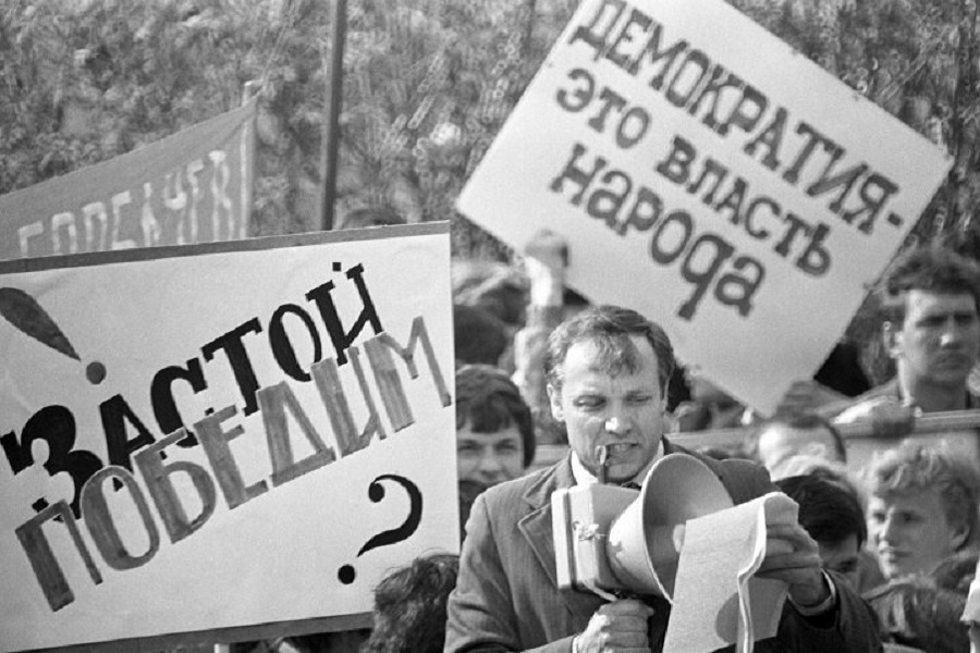 картинки ссср в период перестройки продавцы любят