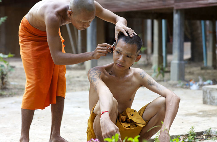 Трогать голову камбоджийца интересное, камбоджа, особенности