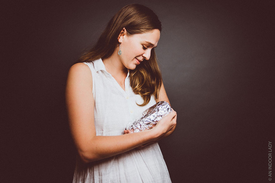 фотосессия с буррито вместо ребенка