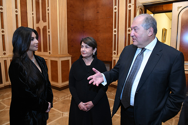 Ким Кардашьян встретилась с президентом Армении Арменом Саркисяном Новости