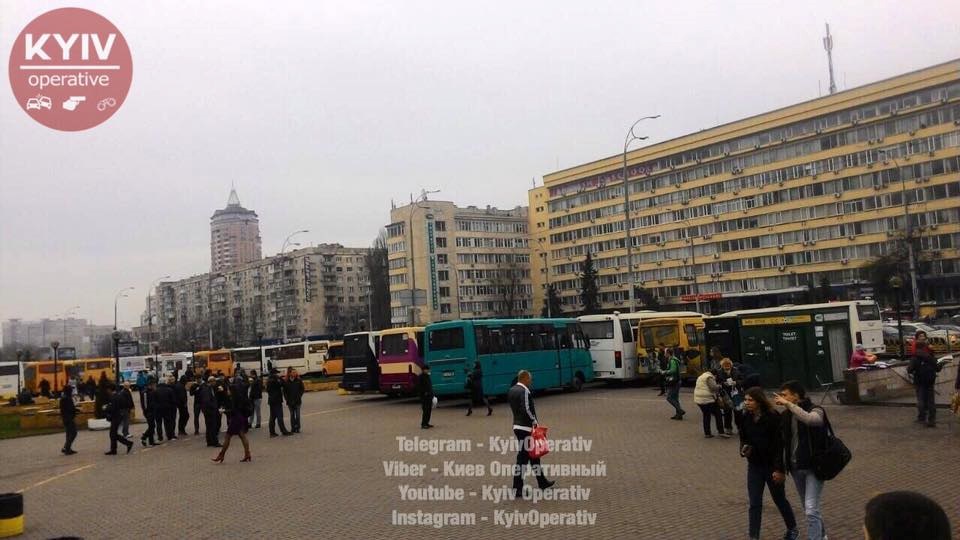 В Киеве произошла потасовка на митинге перед администрацией
