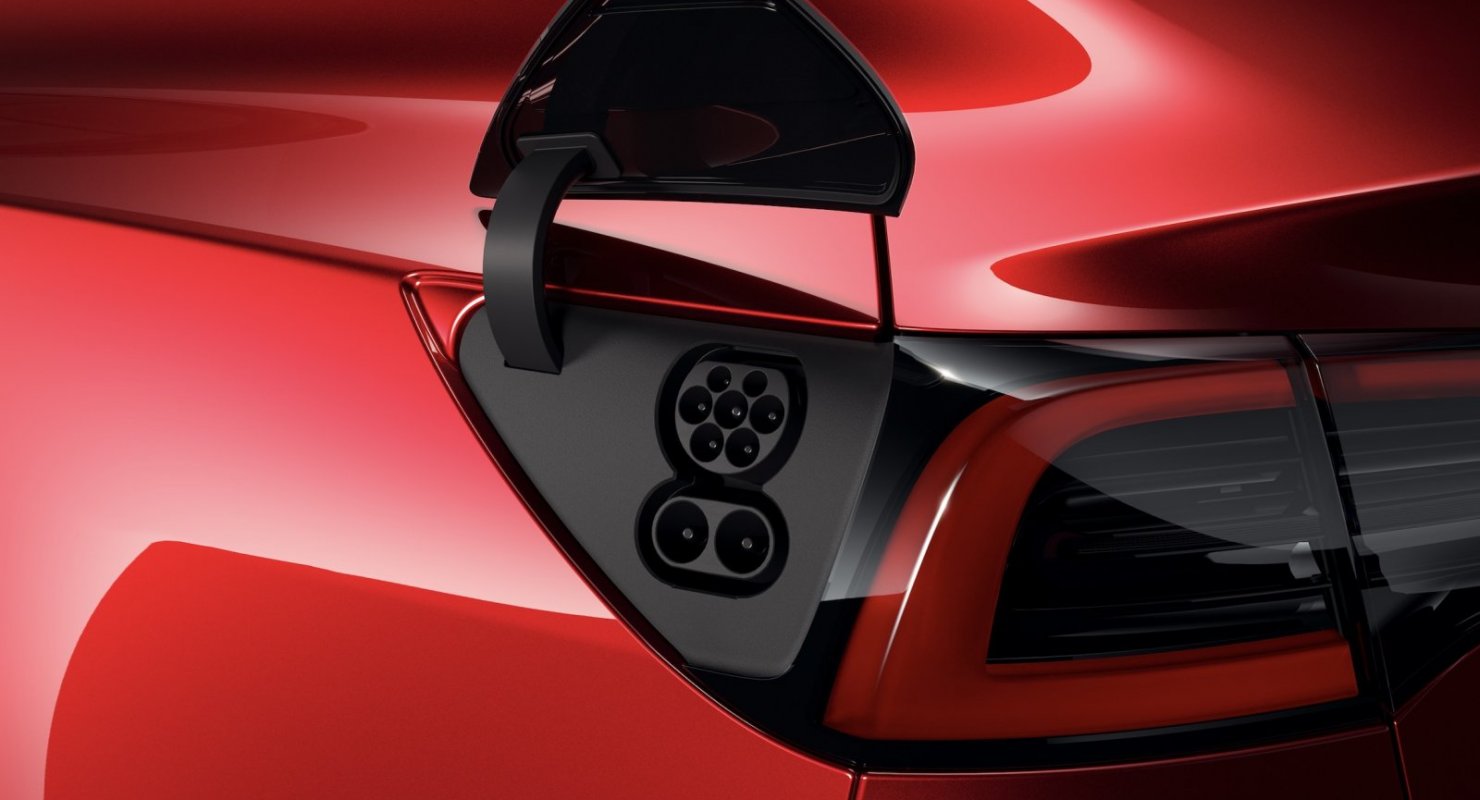 Tesla начнет производство адаптеров CCS Combo 1 для своих электрокаров в конце текущего года