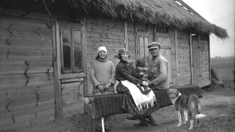 ÐÐ¾Ð»ÑÐ½ÑÐºÐ¸Ð¹ Ð²Ð¾ÐµÐ½Ð½ÑÐ¹ Ð¿Ð¾ÑÐµÐ»ÐµÐ½ÐµÑ Ñ ÑÐµÐ¼ÑÐµÐ¹ / Ciekostkihistoryczne.pl