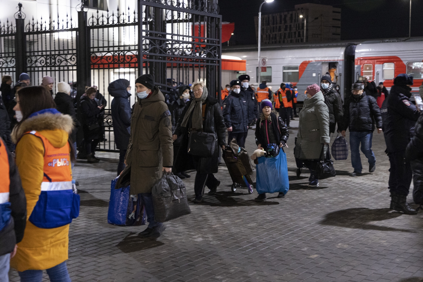 Читать новости украины. Беженцы. Беженцы с Донбасса. Украинские беженцы. Беженцы с Украины в России.