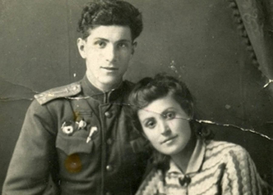 Григорий и Ирина Чухрай. 1944 год.
