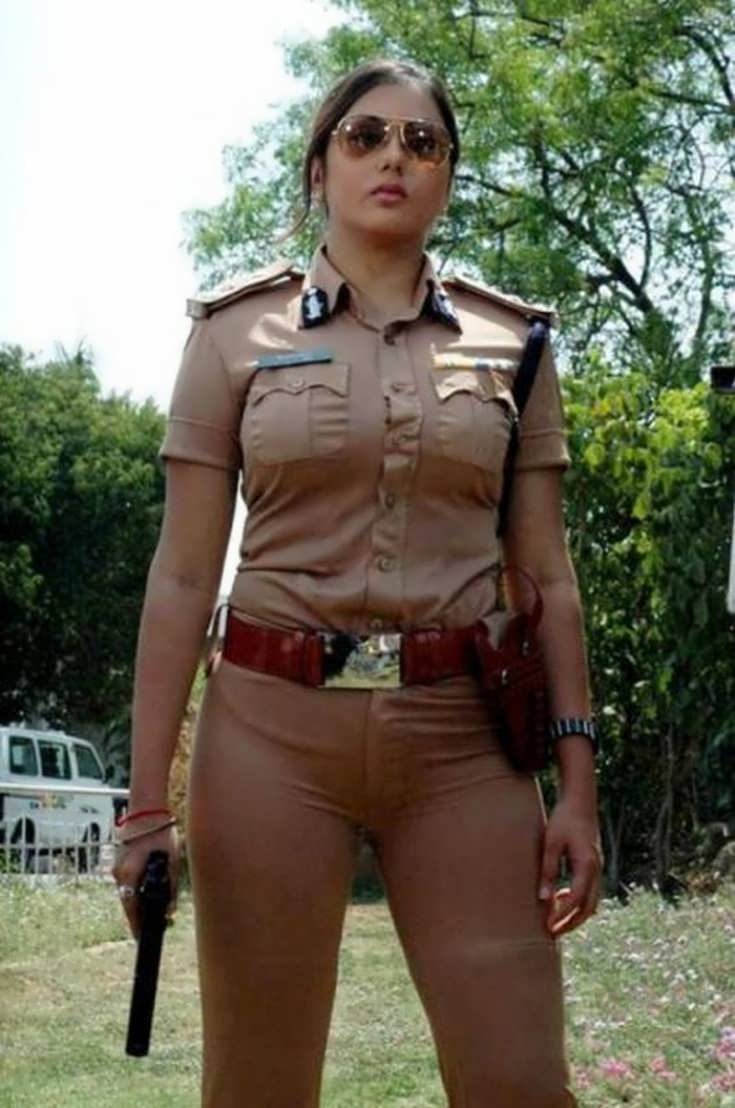 Namitha actress в полицейской форме